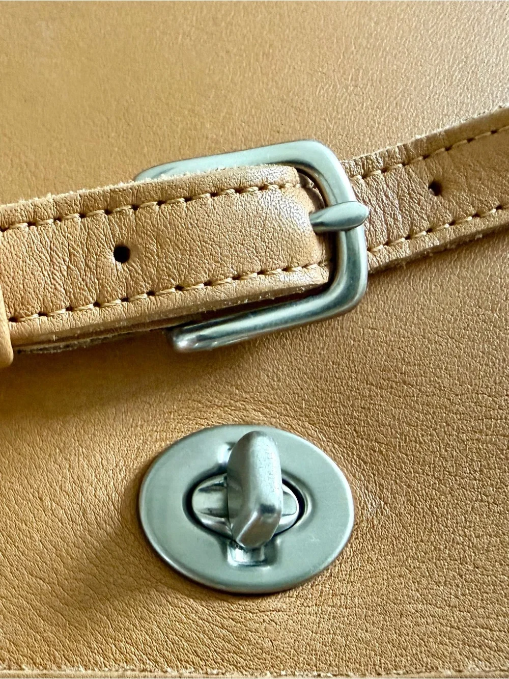 Vintage Coach Saddle Crossbody Legacy Flap Messenger